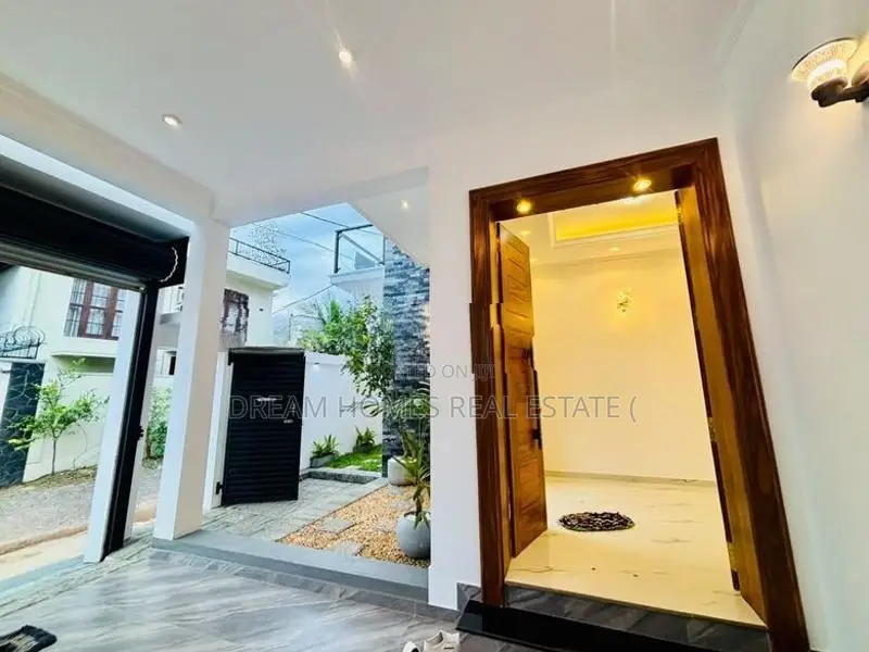 4 Bedroom Luxury House For Sale – Malabe