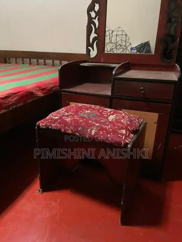 Dressing Table With Chair
