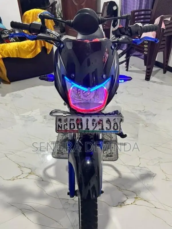 Bajaj CT100 2018