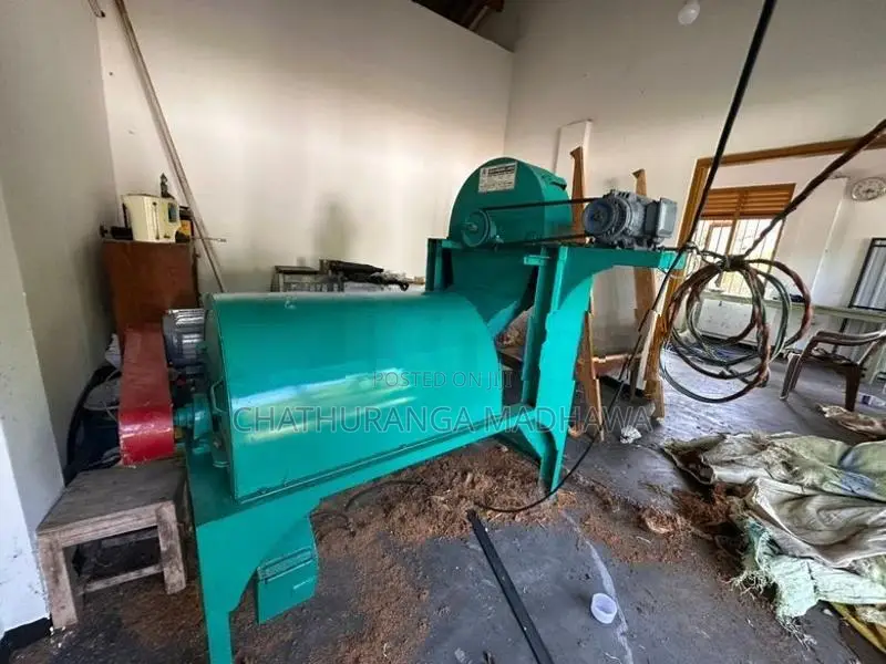 Coconut Husk Cutting Machine