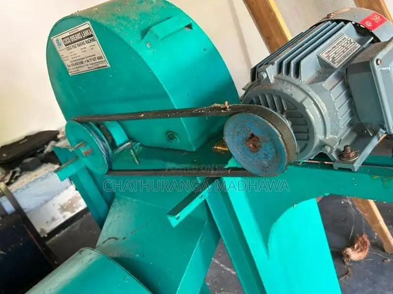 Coconut Husk Cutting Machine