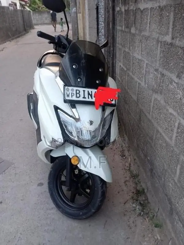 Suzuki Burgman 2019