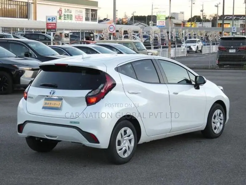 Toyota Aqua X Hybrid 2WD 2024