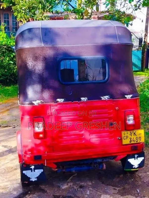 Bajaj RE 2011