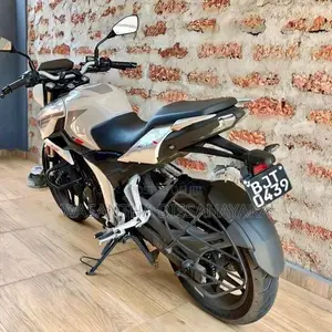 Bajaj Pulsar N160 2025