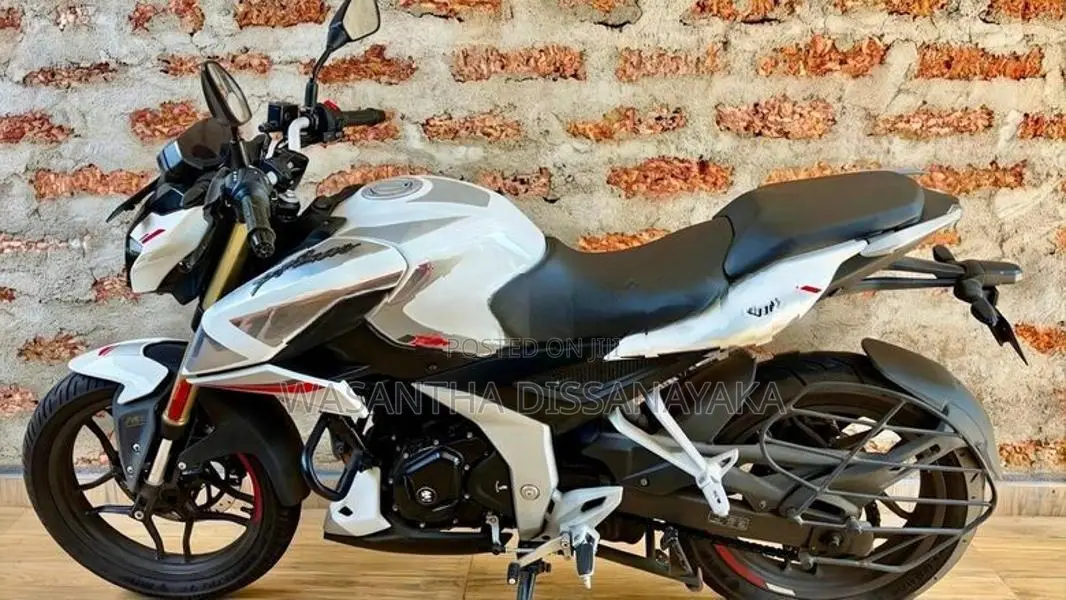 Bajaj Pulsar N160 2025