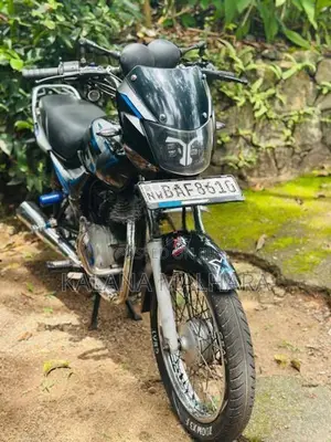 Bajaj CT100 2013