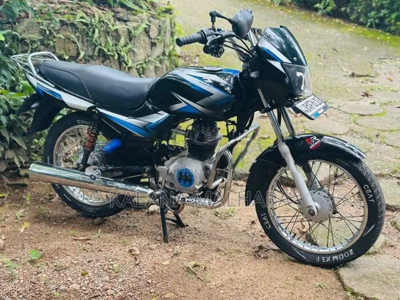 Bajaj CT100 2013