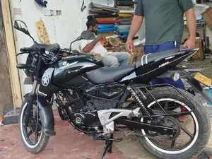 Bajaj Pulsar 180 2010