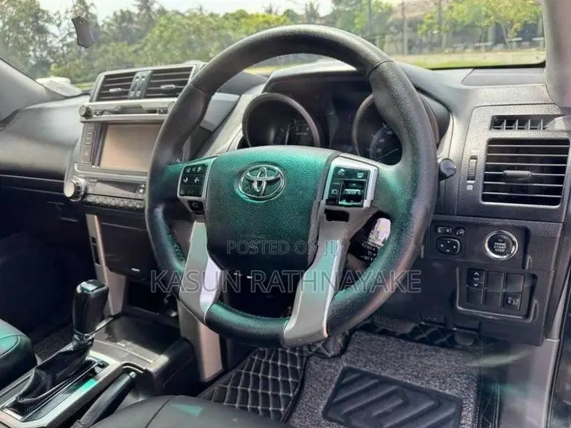 Toyota Land Cruiser Prado TX 2013