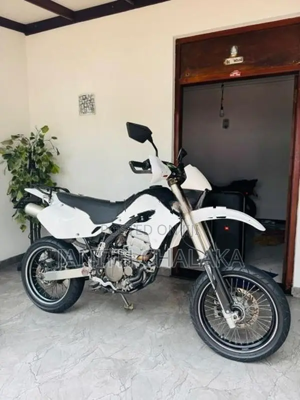Kawasaki D Tracker 2006
