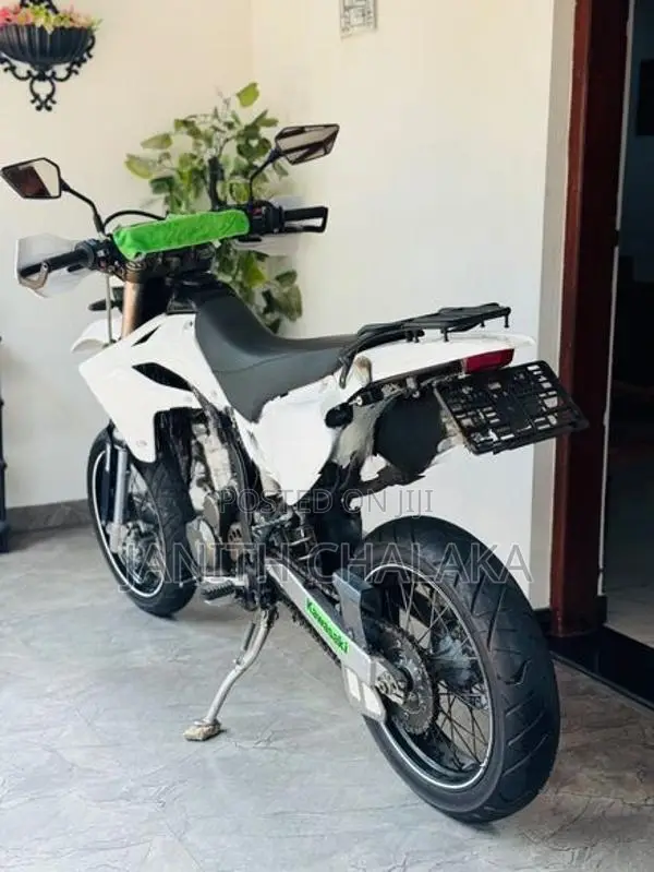 Kawasaki D Tracker 2006
