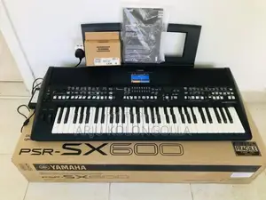 Yamaha Psr SX600 Keyboard