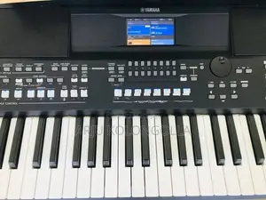 Yamaha Psr SX600 Keyboard