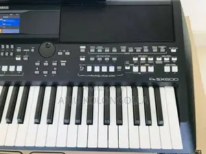 Yamaha Psr SX600 Keyboard