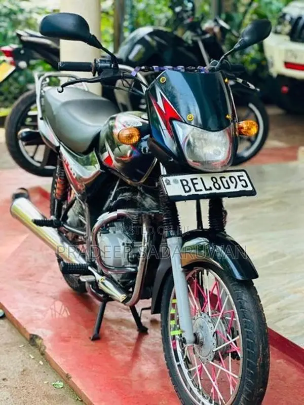Bajaj CT100 2016
