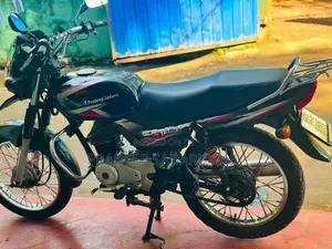 Bajaj CT100 2016