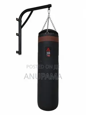 3.5 FT 30KG Punching Bag With Wall Mount Installation