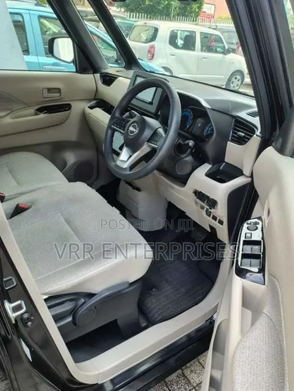Nissan Roox 2024
