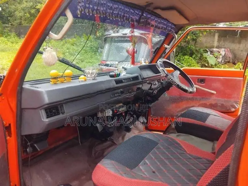Mitsubishi Delica 1981