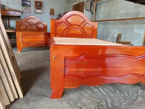 Strong Mahogany Bed Size: 4 Ft × 6
