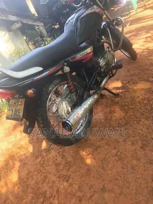 Bajaj Caliber 2004