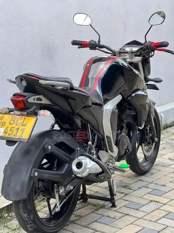 Yamaha FZ 2015