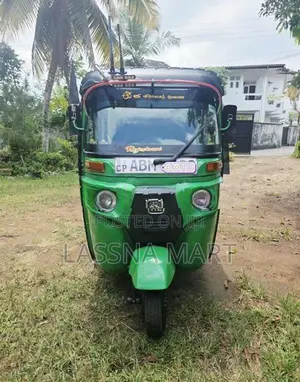 Bajaj RE 2016