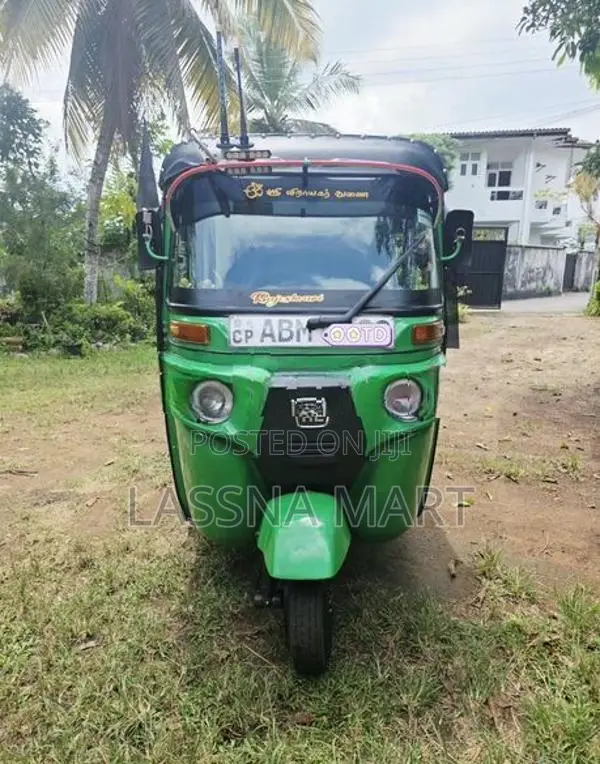 Bajaj RE 2016