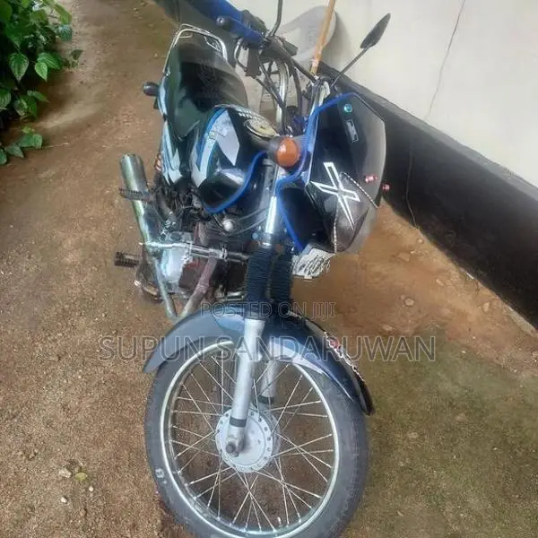 Bajaj CT100 2014
