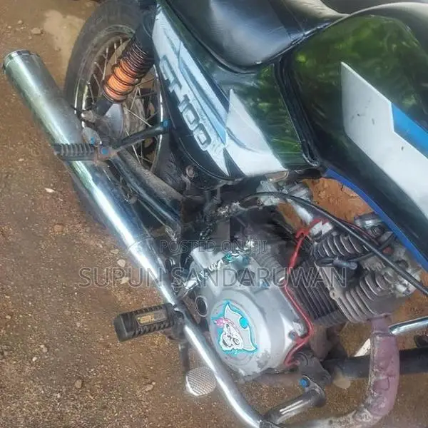 Bajaj CT100 2014