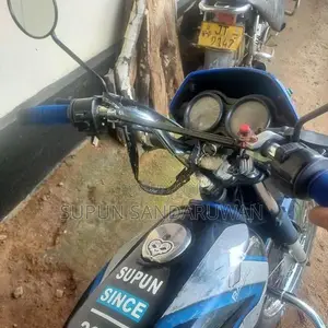 Bajaj CT100 2014