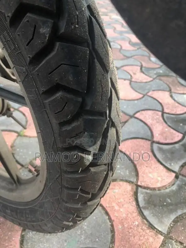 Bajaj CT100 ES 2023
