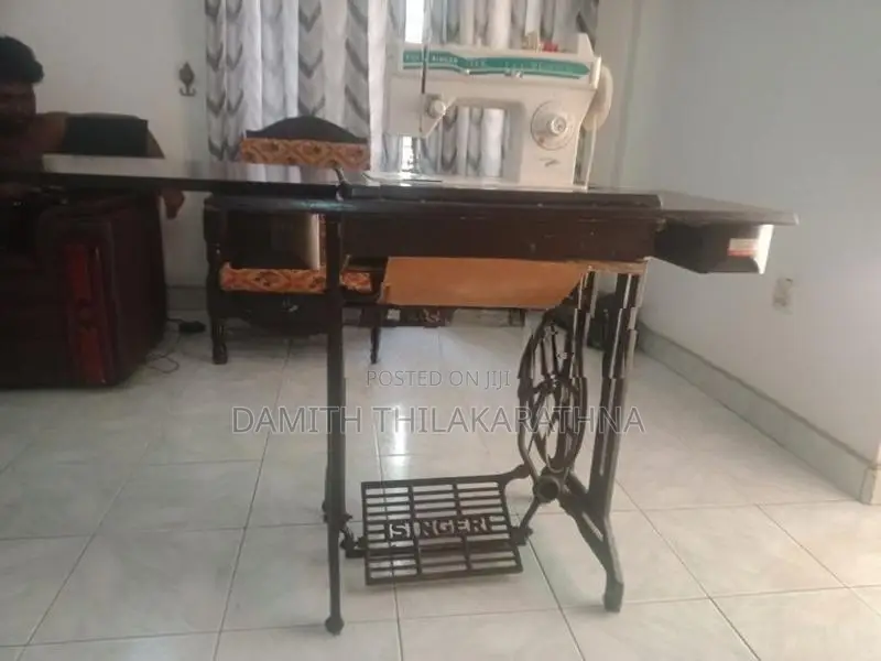 Singer Sewing Machine