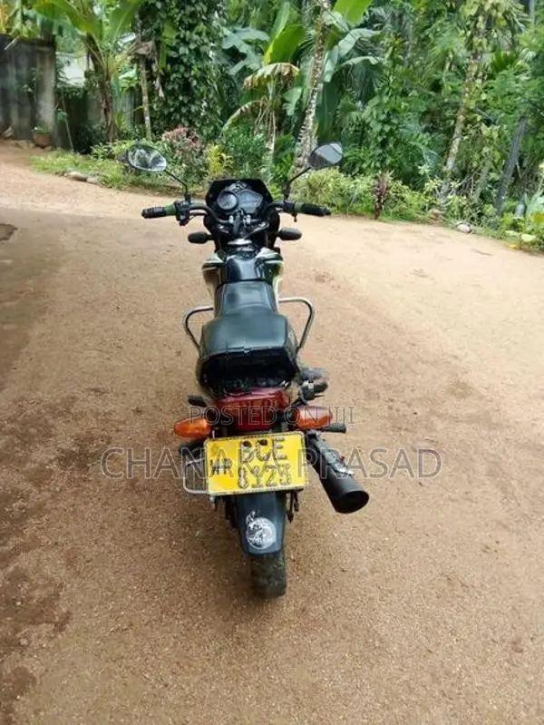 TVS Metro 2015