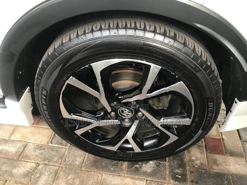 Toyota CHR Hybrid 2017