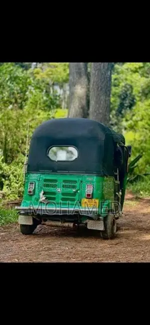 Bajaj RE 2015