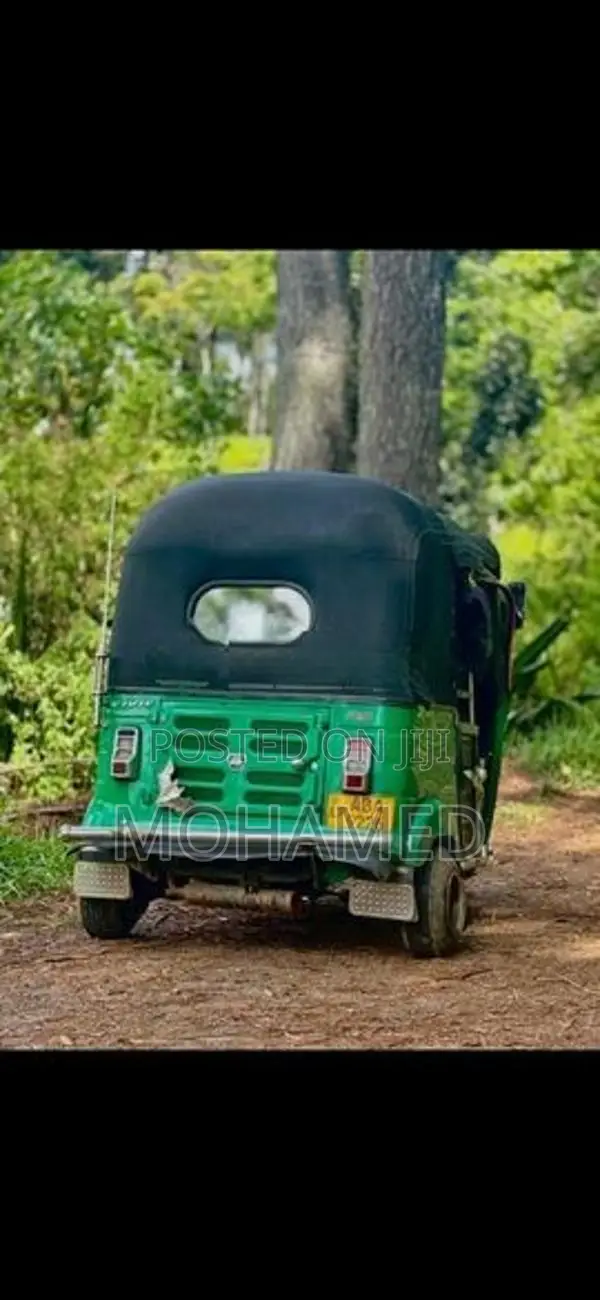 Bajaj RE 2015