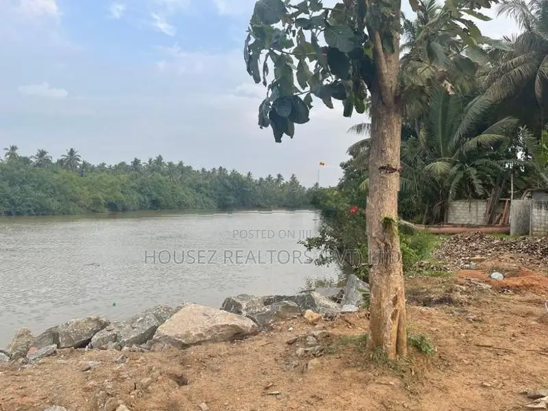 Lakeside Land for Sale – Waikkala in Puttalam