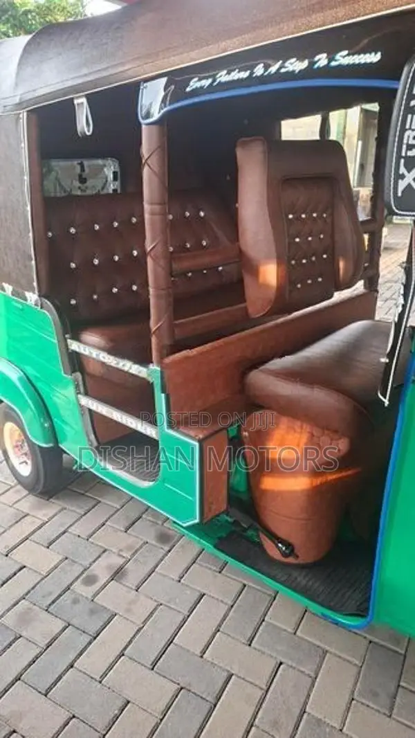 Bajaj RE 4Strok 2015