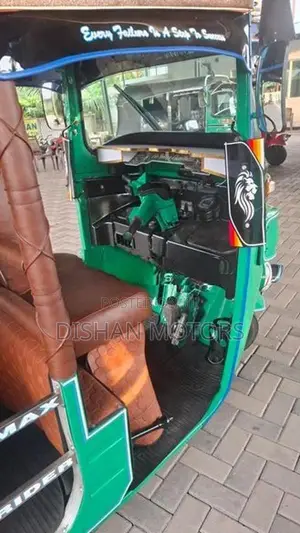 Bajaj RE 4Strok 2015
