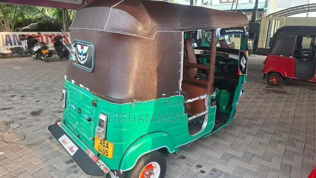 Bajaj RE 4Strok 2015