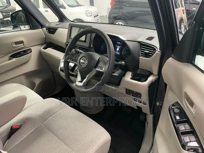 Nissan Roox 2024