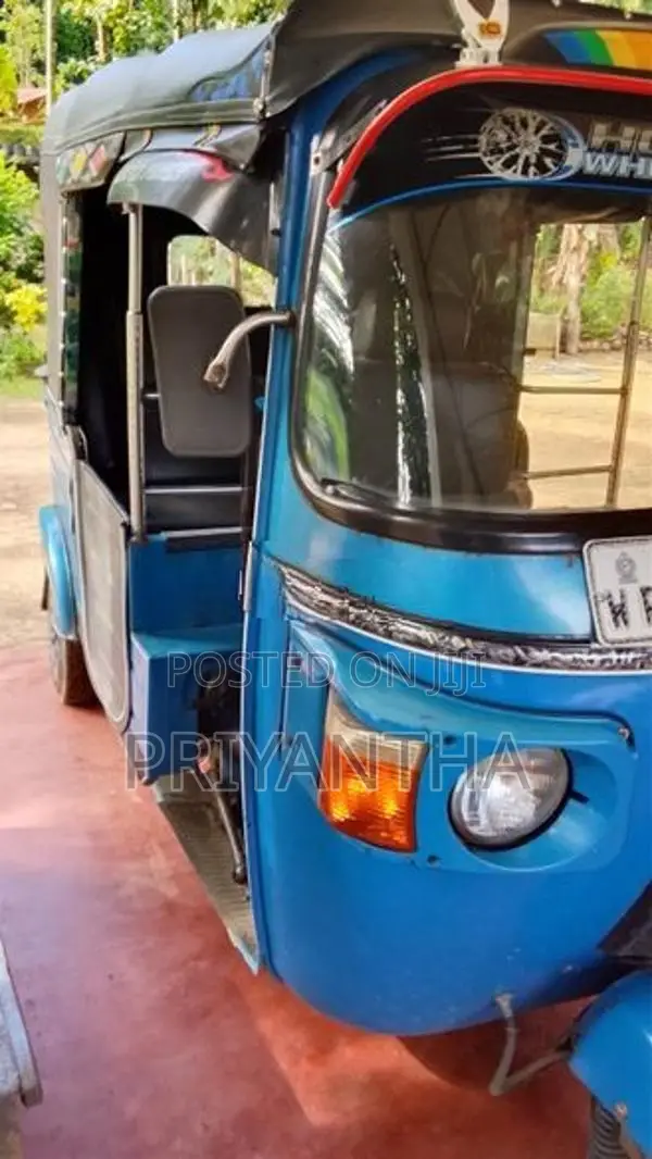 Bajaj RE 2012