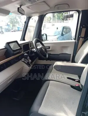Honda N-Box 2024