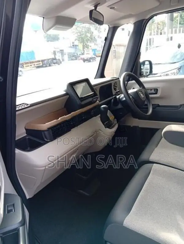 Honda N-Box 2024