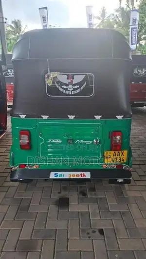Bajaj RE 4strok 2014