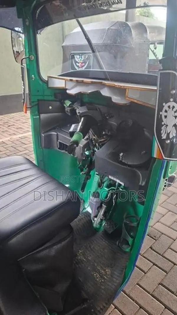 Bajaj RE 4strok 2014