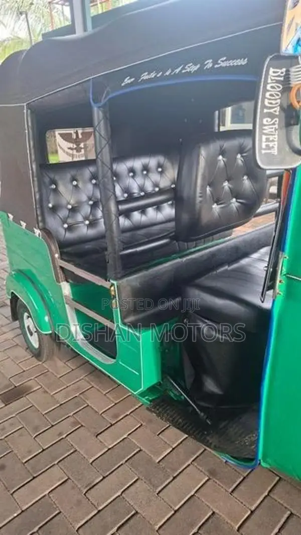 Bajaj RE 4strok 2014