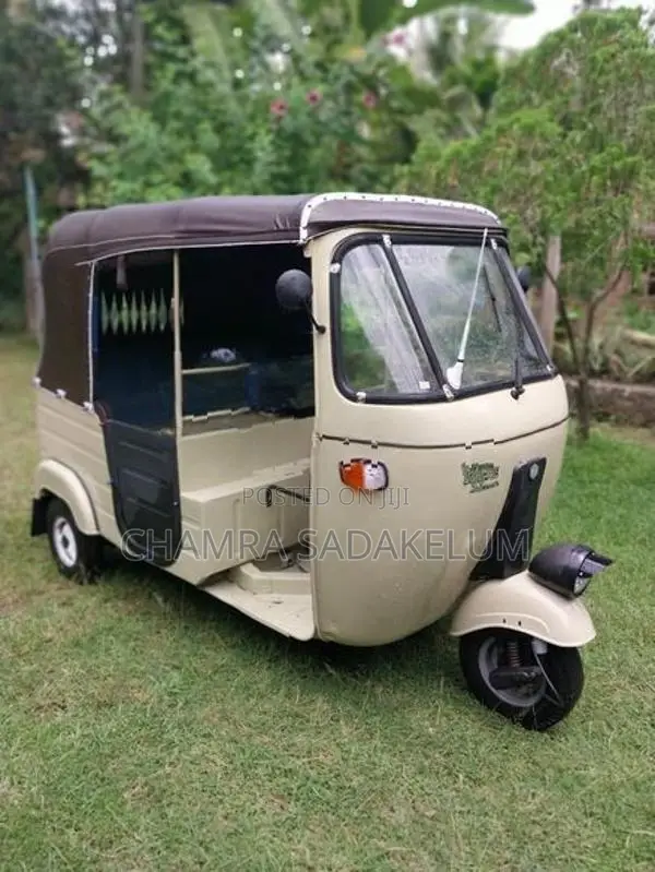 Bajaj RE 2000